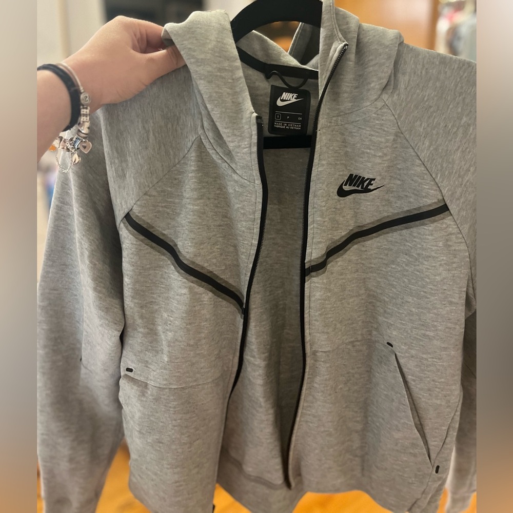 Women’s Grey Nike Tech pants & jacket